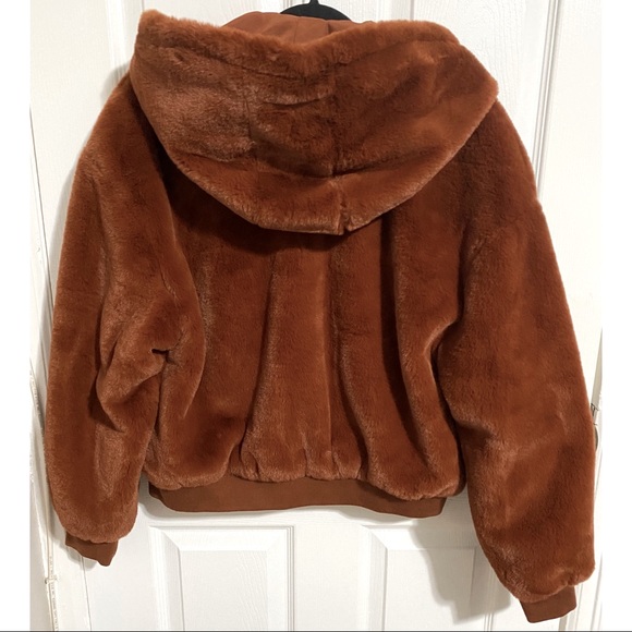 New York & Company Hooded Faux-Fur Bomber Jacket Color Camel NWOT - Picture 3 of 10